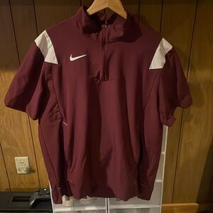 Nike maroon size large short sleeve windbreaker